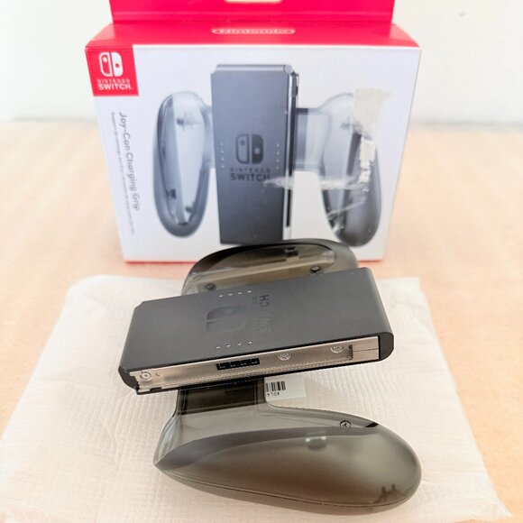 🎮 Nintendo 🎮 Charging Grip Stand for Joy-Con Nintendo Switch - Gray - Picture 10 of 15